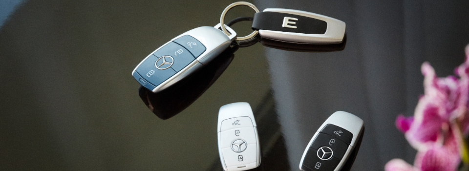 Schlüsselanhänger Mercedes Benz Typo "CLS-Klasse" schwarz silber "NEU"