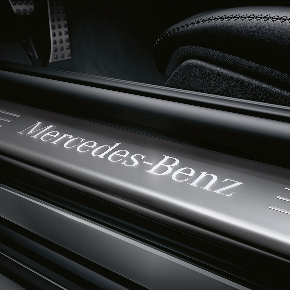 Mercedes-Benz, Mercedes-Benz beleuchtete Einstiegsleisten, 2er Set inkl.  Kit zur Nachrüstung auf die Wechselcovertechnologie